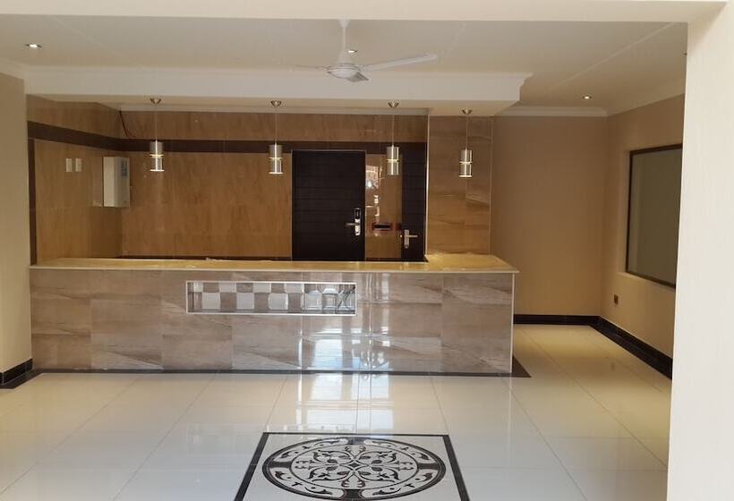 Отель Eagle Nest Luxury Accommodation