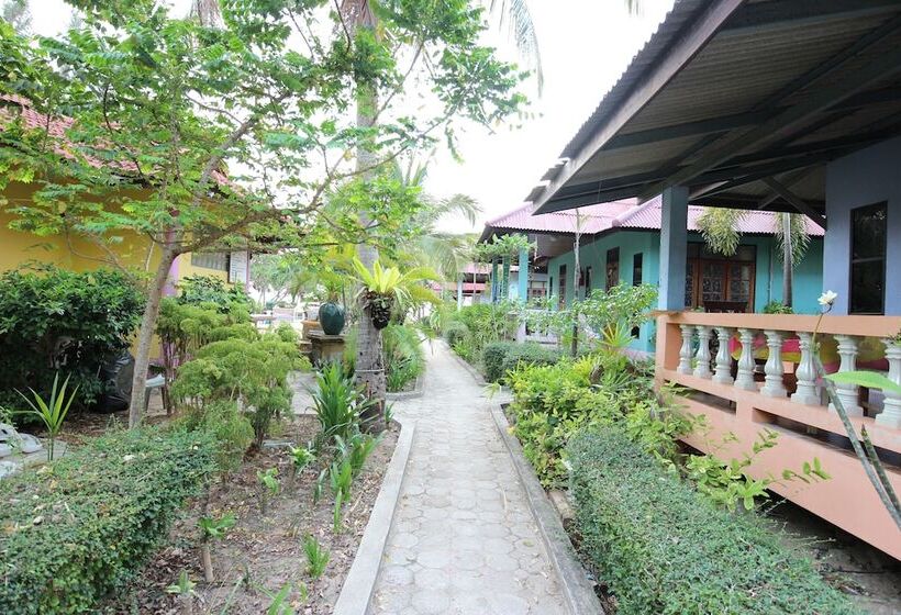 Отель Lanta Villa Resort