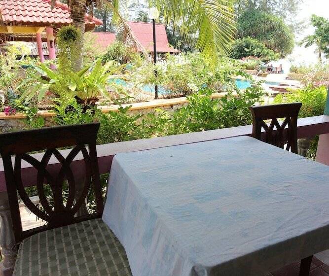 Отель Lanta Villa Resort