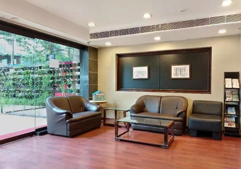 ホテル Oyo Rooms Indiranagar 100 Ft Road