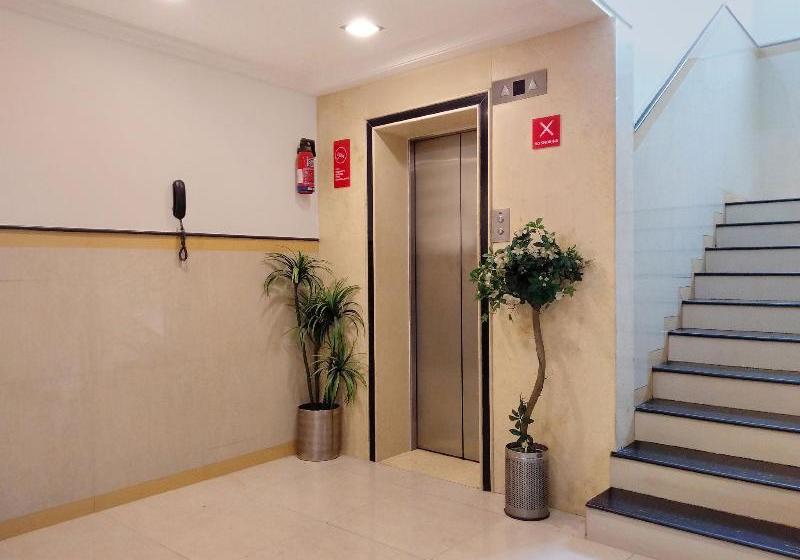 Fotos del hotel Oyo Rooms Indiranagar 100 Ft Road:  2