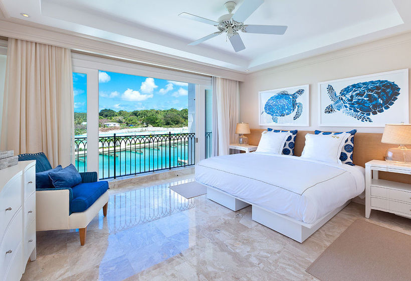 هتل Port Ferdinand Yacht and Beach Club Residences