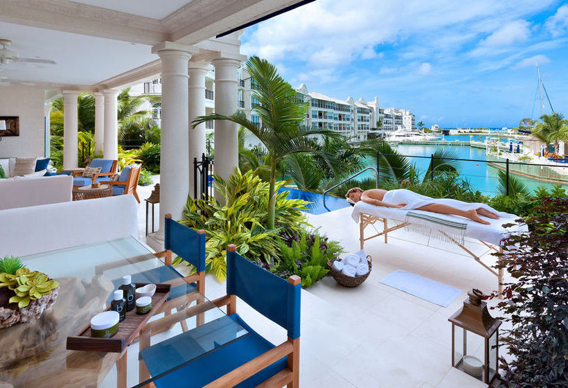 هتل Port Ferdinand Yacht and Beach Club Residences