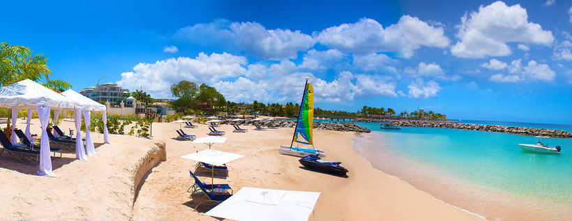 هتل Port Ferdinand Yacht and Beach Club Residences