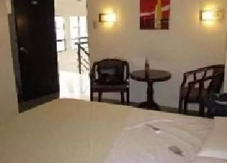 هتل Toilena Room And Board