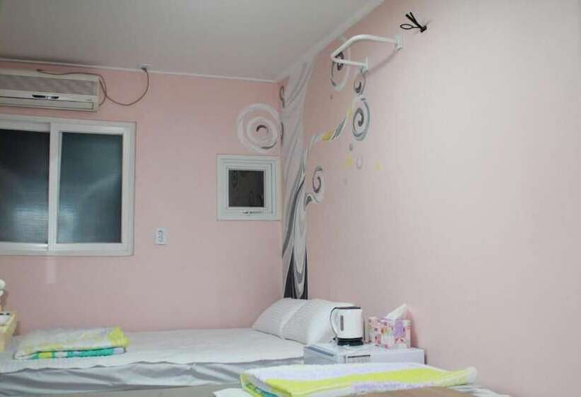 ペンション Mk Liberty House