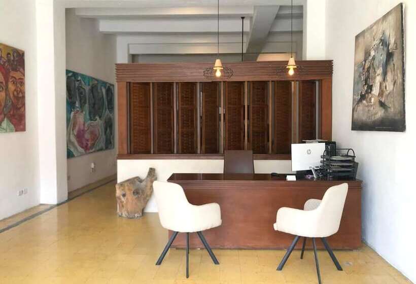 Siesta Fiesta Hotel & Hostel