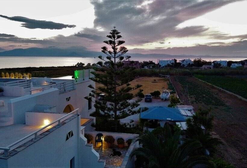 Studios Vrettos Beachfront