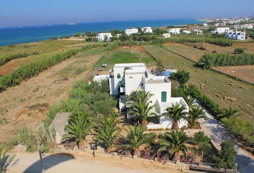 Studios Vrettos Beachfront