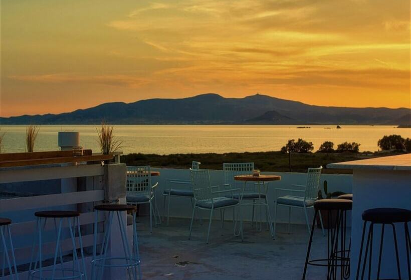 Studios Vrettos Beachfront