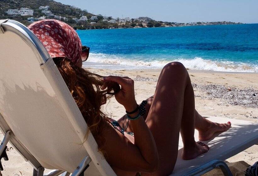 Studios Vrettos Beachfront