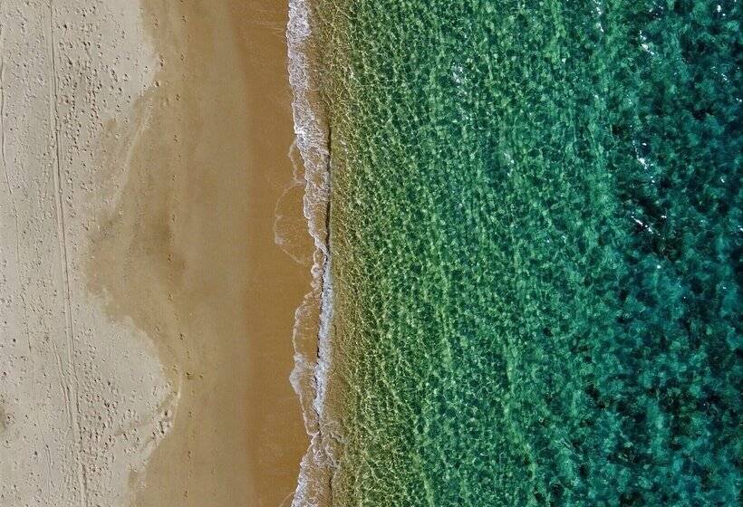 Studios Vrettos Beachfront