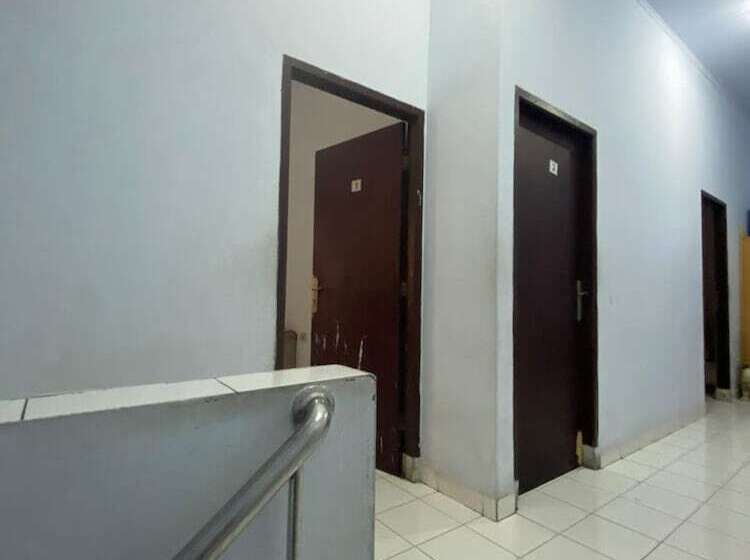 בית מלון כפרי Bulusaraung Homestay Makassar