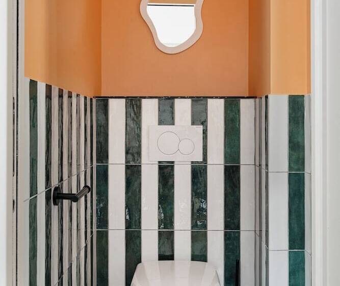 Edgar Suites Montmartre   Paul Albert