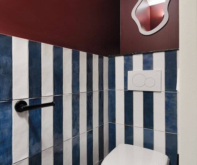 Edgar Suites Montmartre   Paul Albert