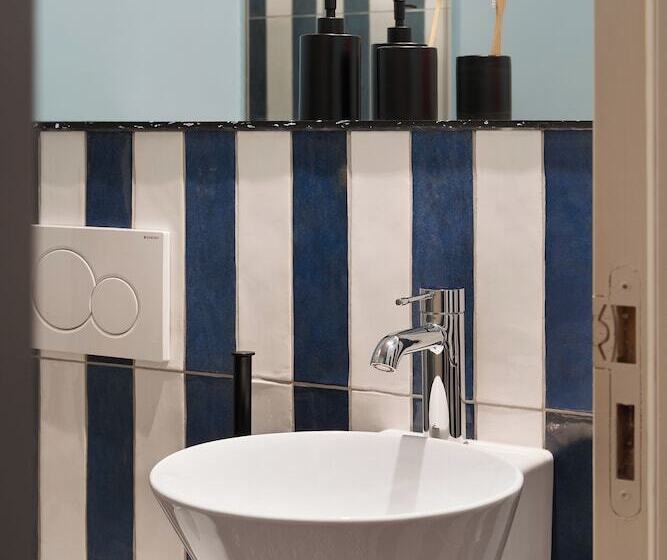 Edgar Suites Montmartre   Paul Albert