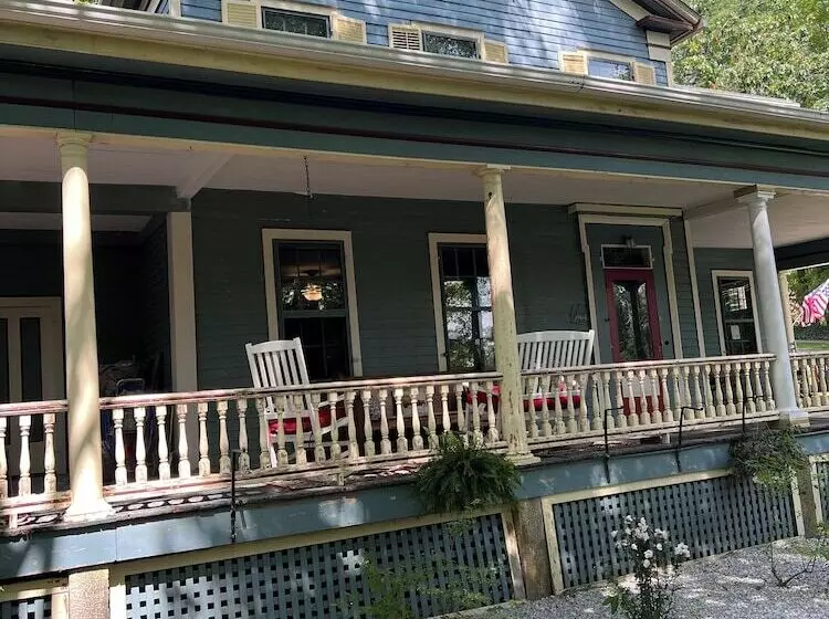 Highland Bed & Breakfast