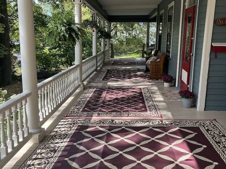 Highland Bed & Breakfast