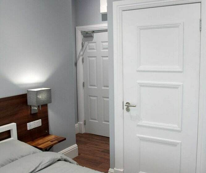 فندق فئة نجمة واحدة 112 Mary St