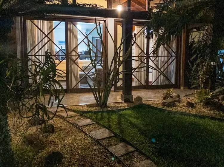 Hotelli Pousada Dririos House