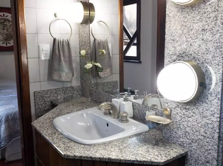 Hotelli Pousada Dririos House