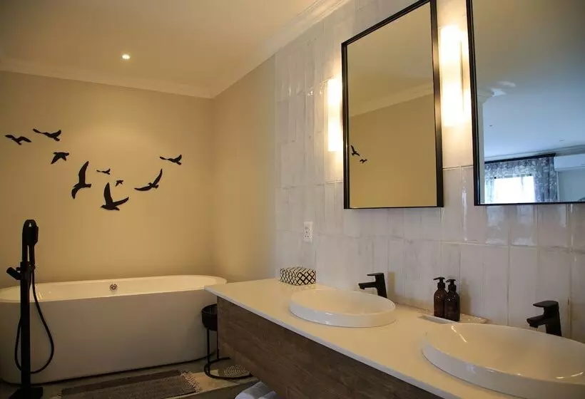 Hotelli Simbavati Fynbos On Sea