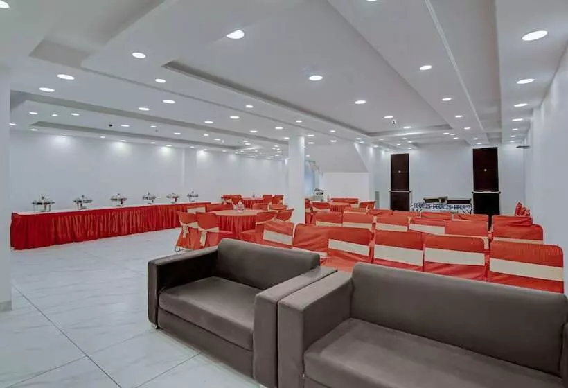 ホテル Treebo Rockland, Zirakpur