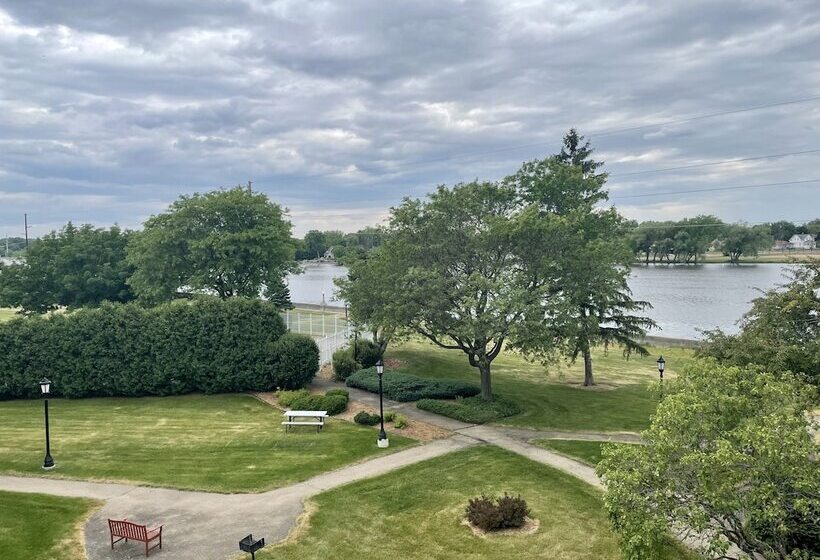 The Alex Furnished Rentals