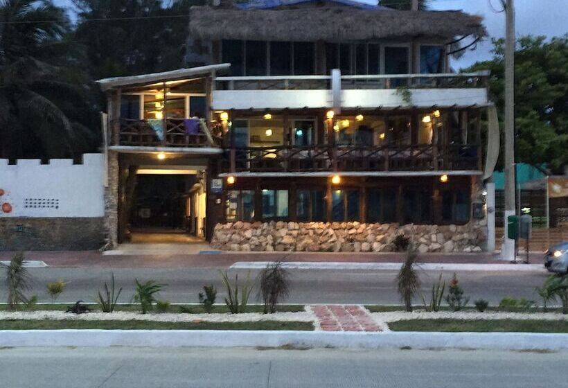 Azul Hotel & Restaurante