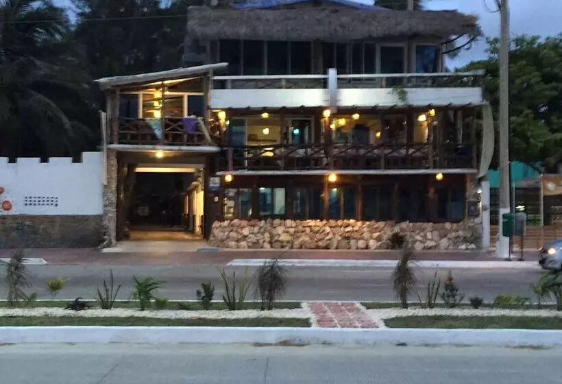 Azul Hotel & Restaurante