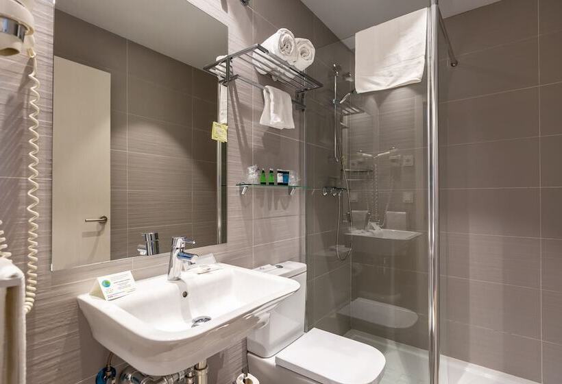 هتل Colectia Urumea