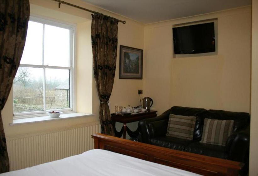 פונדק The Wyvill Arms