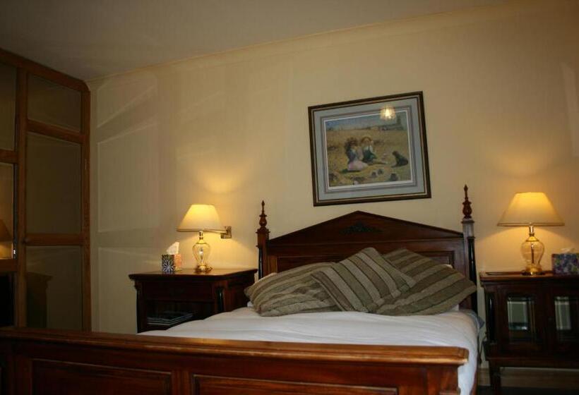 פונדק The Wyvill Arms