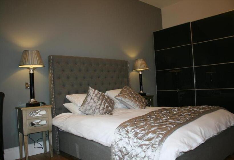 פונדק The Wyvill Arms