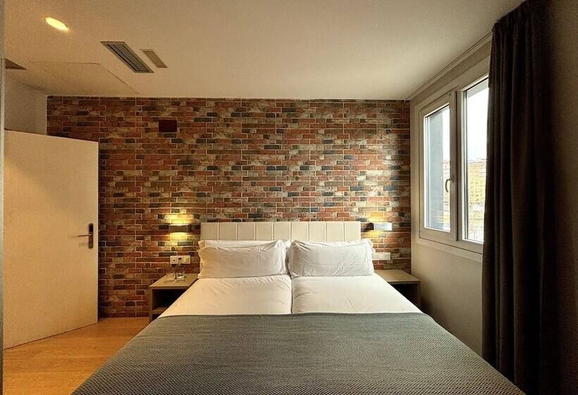 هتل Colectia Urumea