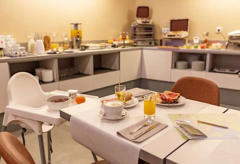 هتل Colectia Urumea