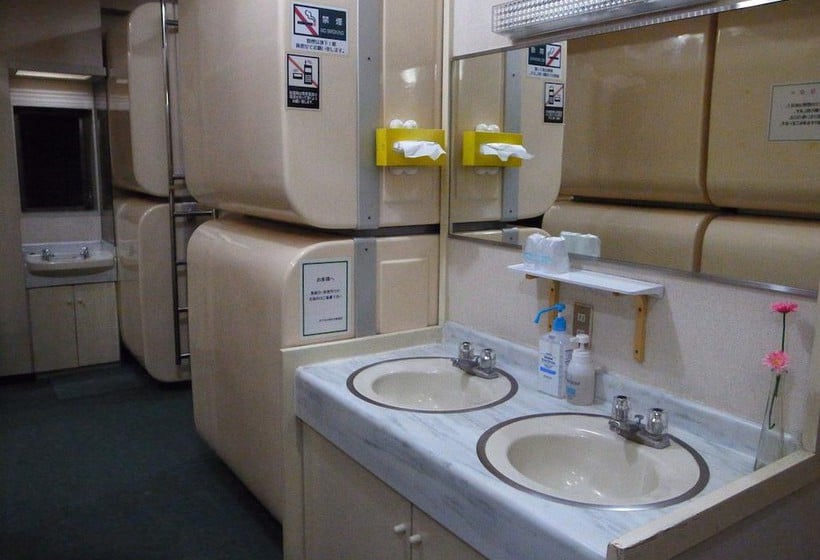 Kapsül Otel Capsule Kinuyahotel Ikebukuro  Men Only