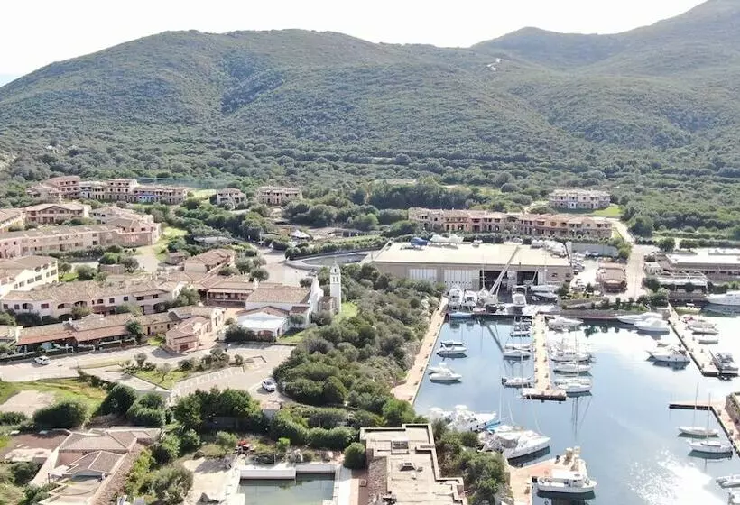 Hotelli Il Borgo Di Punta Marana