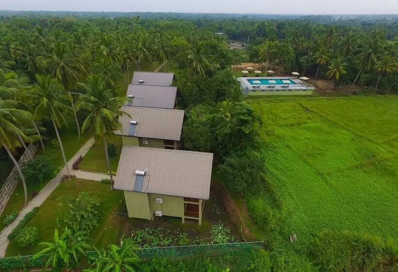Hotelli Miracle Resorts & Villas