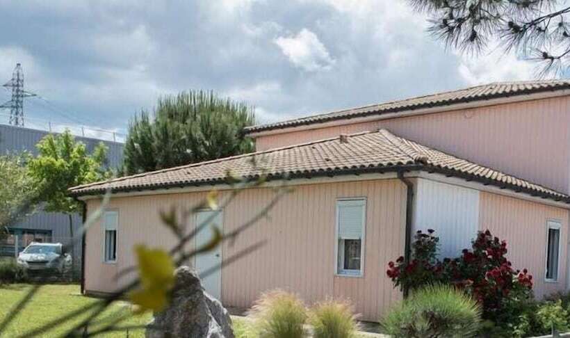 هتل Quick Palace Lyon Saint Priest