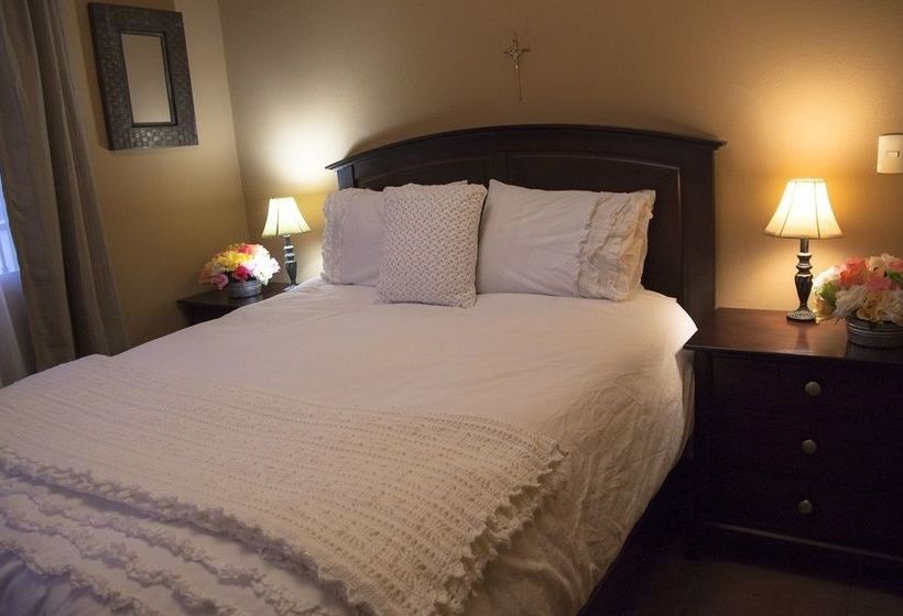 בית מלון כפרי Tadeo Inn Bed & Breakfast