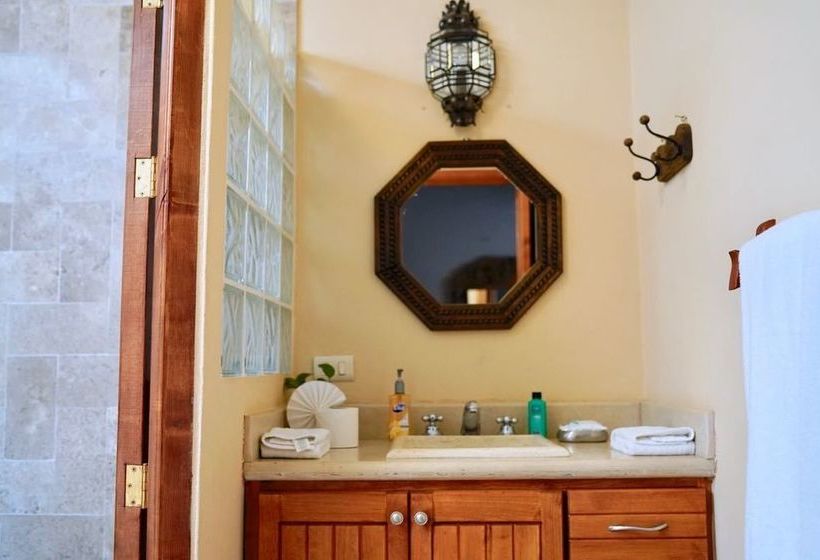 בית מלון כפרי Tadeo Inn Bed & Breakfast