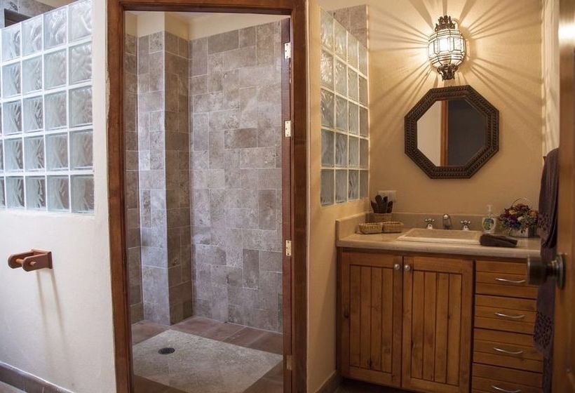 בית מלון כפרי Tadeo Inn Bed & Breakfast