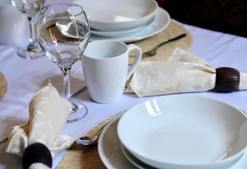 בית מלון כפרי Tadeo Inn Bed & Breakfast