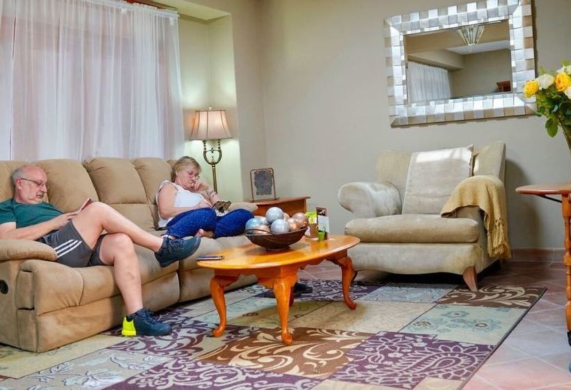 בית מלון כפרי Tadeo Inn Bed & Breakfast