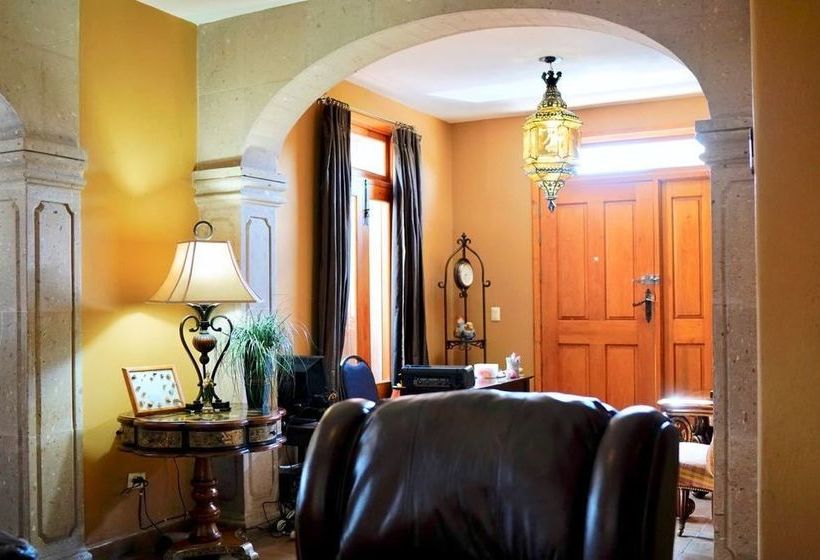 בית מלון כפרי Tadeo Inn Bed & Breakfast