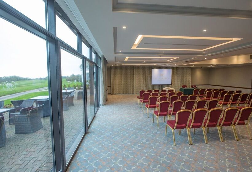 בית מלון כפרי The Celtic Manor Resort