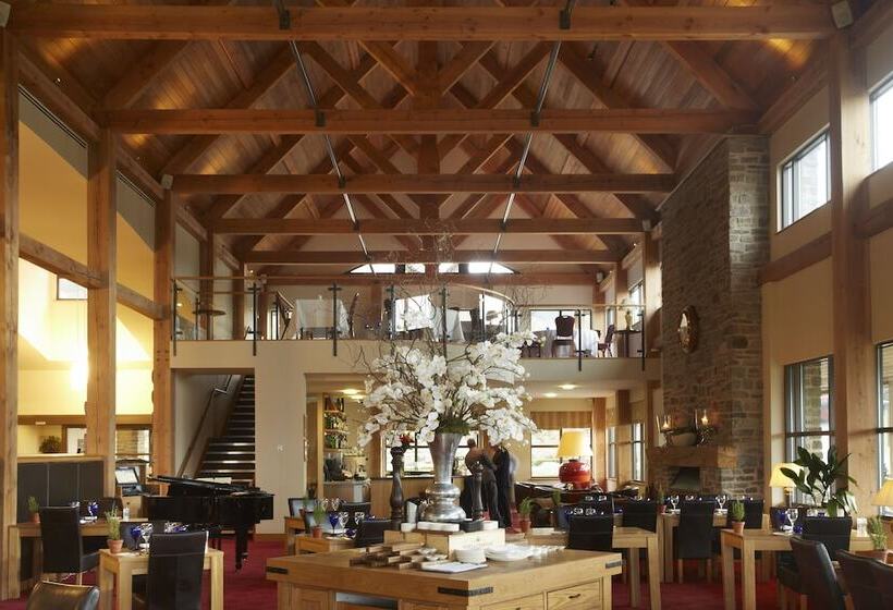 בית מלון כפרי The Celtic Manor Resort