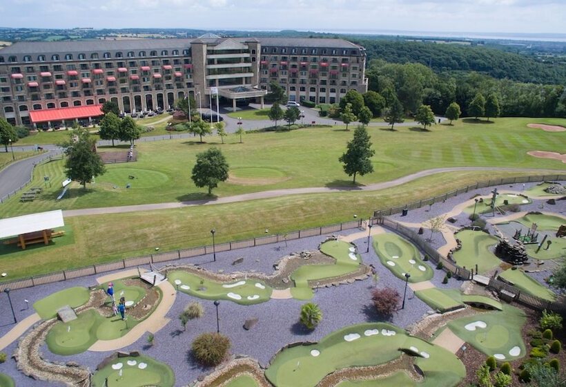 בית מלון כפרי The Celtic Manor Resort