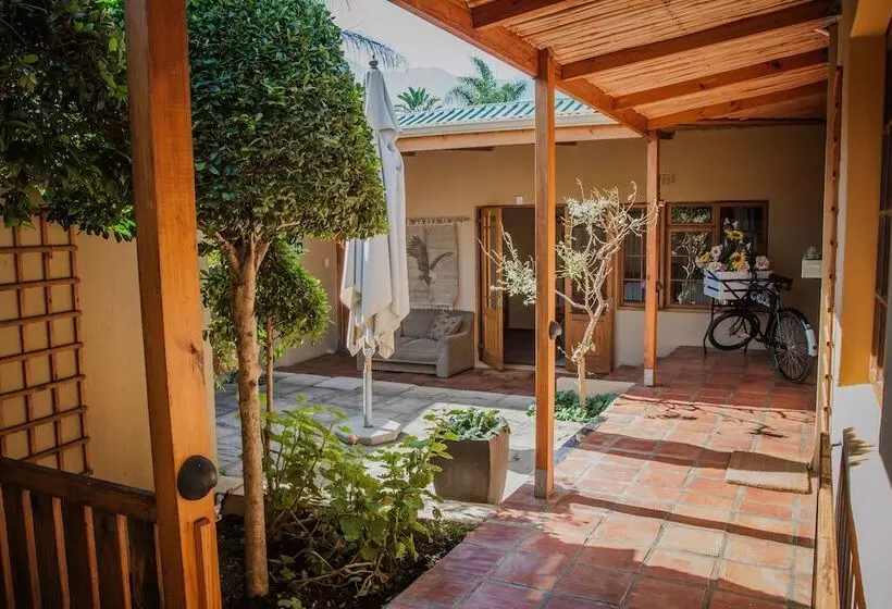 پانسیون Guesthouse Larachelle
